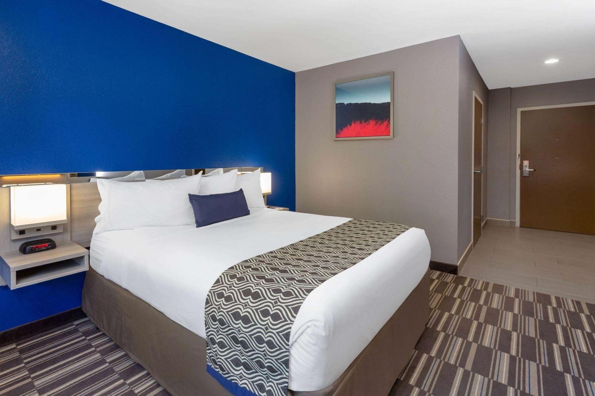 Microtel Inn & Suites By Wyndham Bethel/Danbury Ngoại thất bức ảnh
