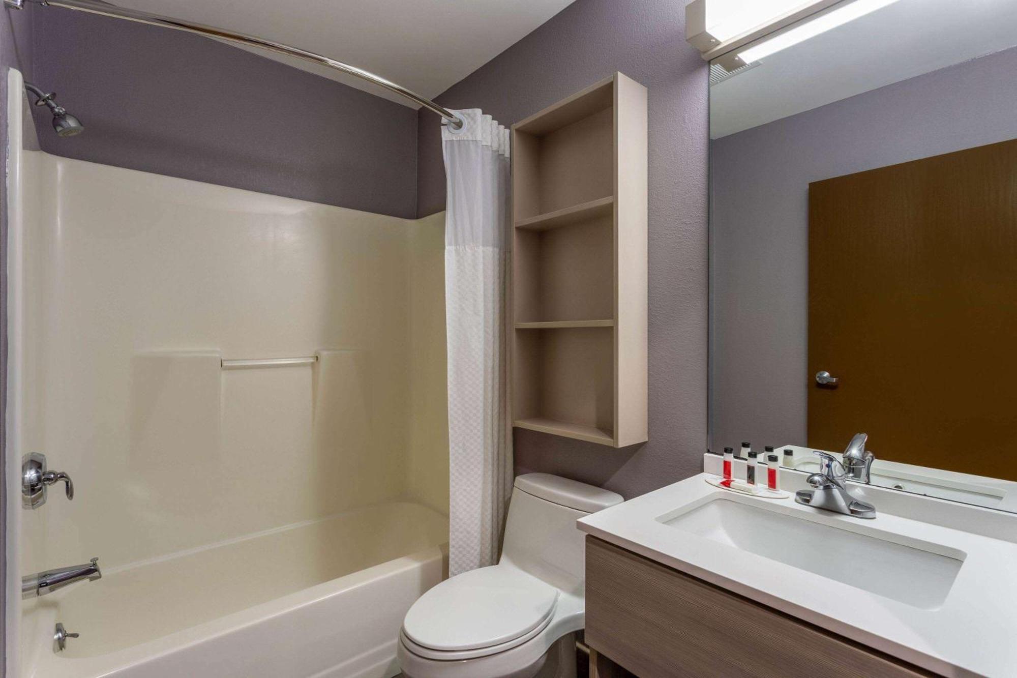 Microtel Inn & Suites By Wyndham Bethel/Danbury Ngoại thất bức ảnh