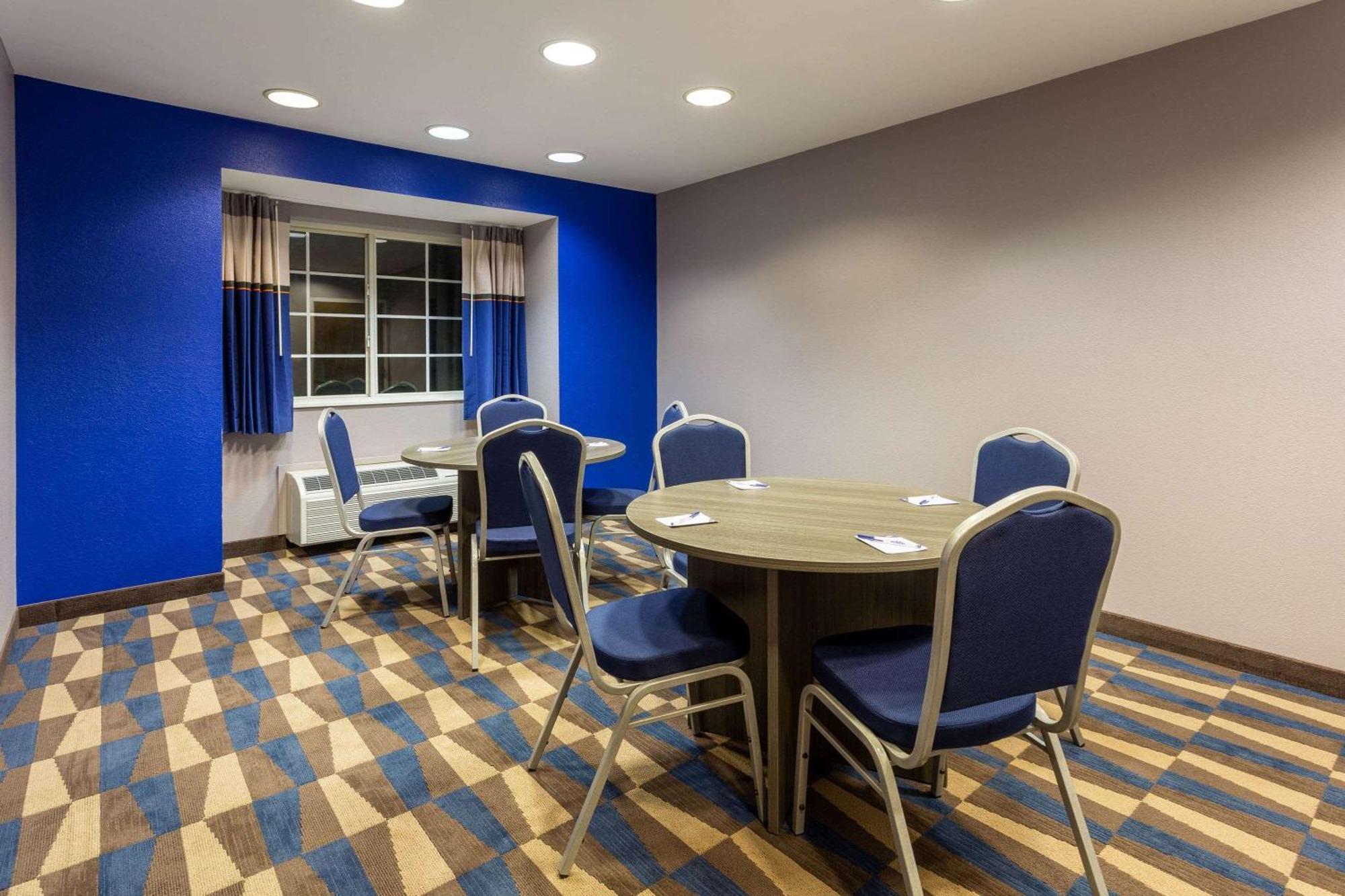 Microtel Inn & Suites By Wyndham Bethel/Danbury Ngoại thất bức ảnh