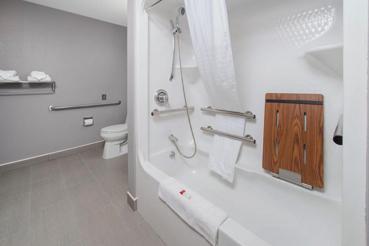 Microtel Inn & Suites By Wyndham Bethel/Danbury Ngoại thất bức ảnh