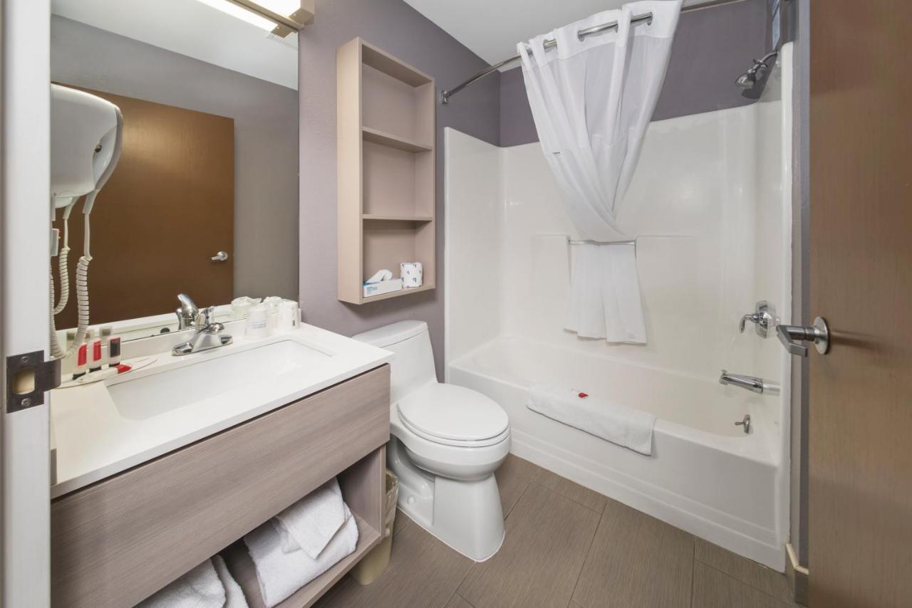 Microtel Inn & Suites By Wyndham Bethel/Danbury Ngoại thất bức ảnh