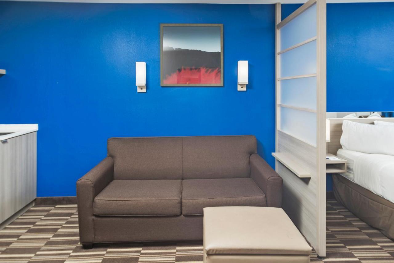 Microtel Inn & Suites By Wyndham Bethel/Danbury Ngoại thất bức ảnh