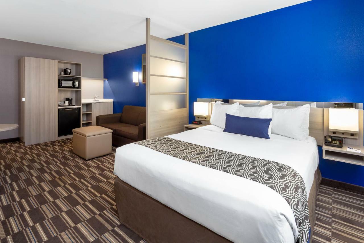 Microtel Inn & Suites By Wyndham Bethel/Danbury Ngoại thất bức ảnh