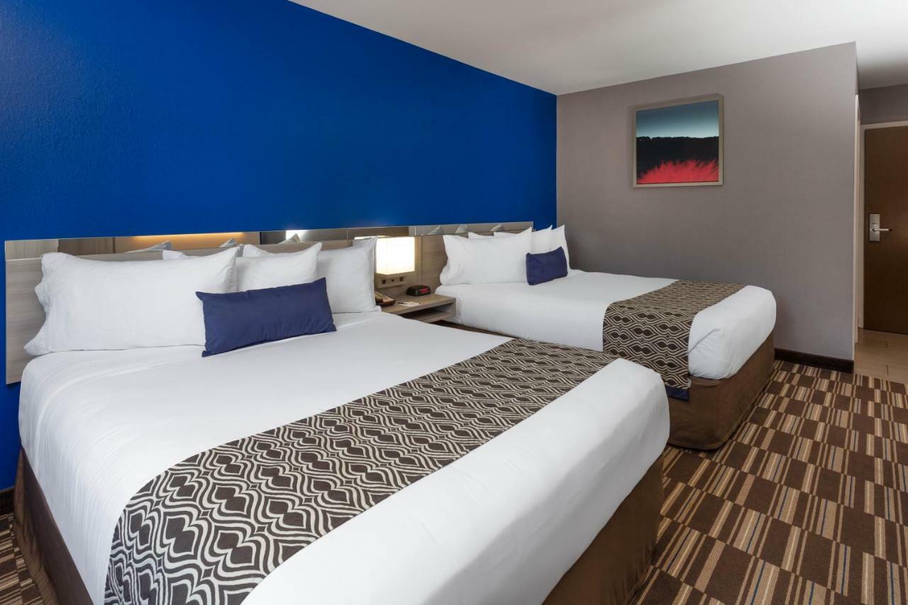 Microtel Inn & Suites By Wyndham Bethel/Danbury Ngoại thất bức ảnh